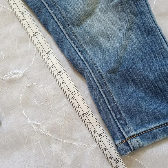 Cat & Jack Girl Denim Blue Jeans 18 Months Ruffle Detail Preppy Light Wash - Picture 7 of 8